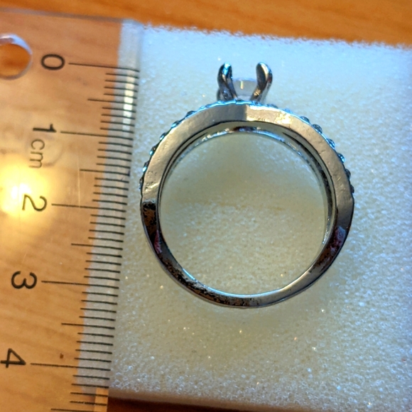 Ring - Picture 4 of 5